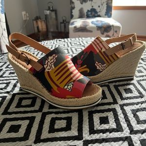 Tom’s Wedge Espadrilles